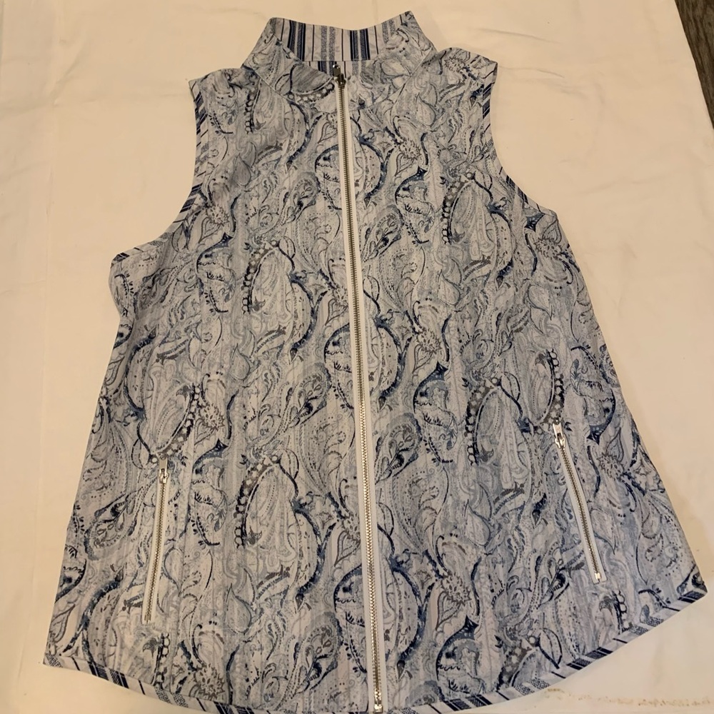 NWT. CHICO’S. Blue Paisley Zip-Up Vest.     Size XL